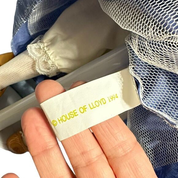 Vintage 1994 House of Lloyd Private Collection Jana Dutch Girl Porcelain Doll - Picture 7 of 10